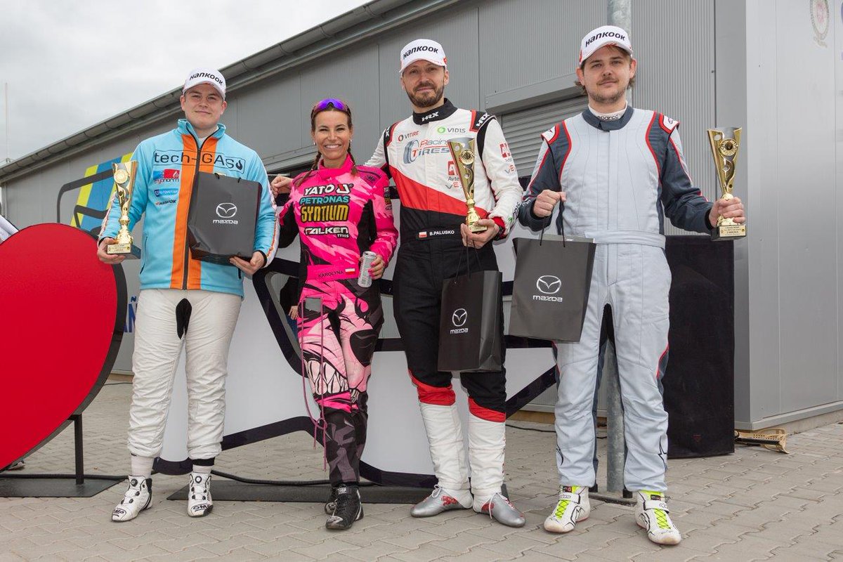 Mx5cupMazda's tweet photo. Wyrównana walka w Unitel Mazda MX-5 Cup Poland!

W miniony weekend odbyła się na Torze Poznań pierwsza runda tegorocznego sezonu pucharu Unitel Mazda MX-5 Cup Poland.

https://t.co/RjhICrFvDN https://t.co/b95VVD6zA0