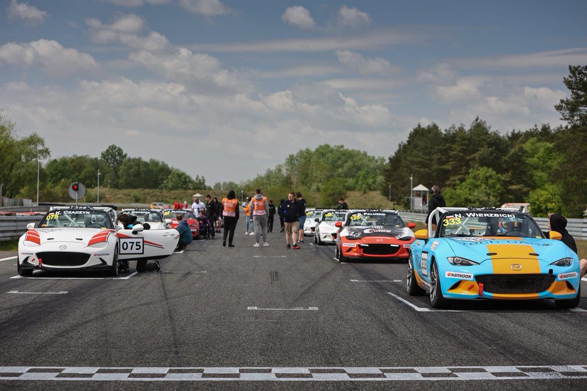 Mx5cupMazda's tweet photo. Wyrównana walka w Unitel Mazda MX-5 Cup Poland!

W miniony weekend odbyła się na Torze Poznań pierwsza runda tegorocznego sezonu pucharu Unitel Mazda MX-5 Cup Poland.

https://t.co/RjhICrFvDN https://t.co/b95VVD6zA0