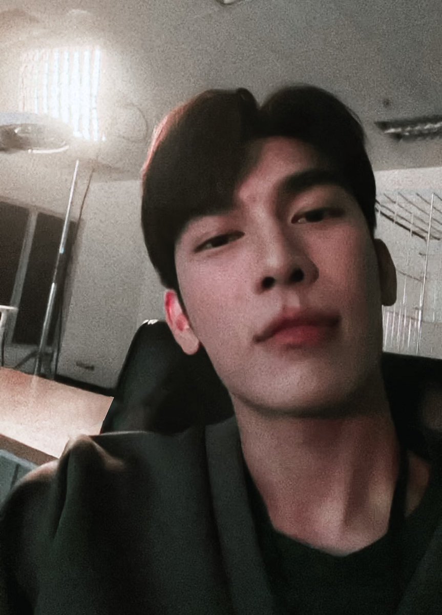 hourlymsuppasit's tweet photo. #MewSuppasit i fell in love https://t.co/uKwhYakfiY