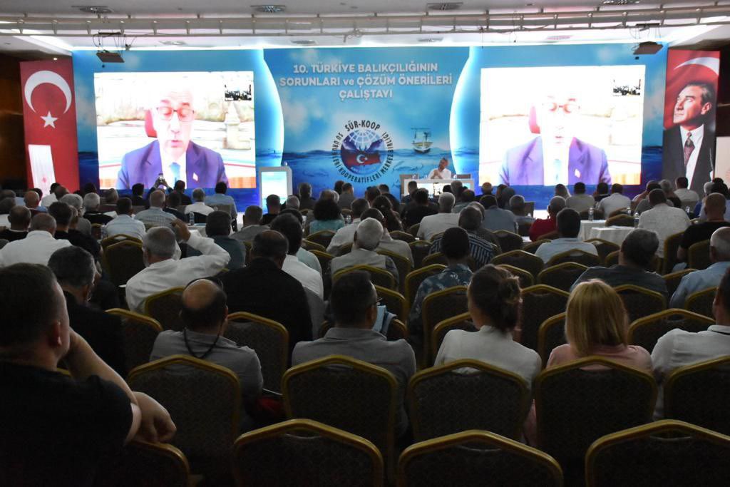 VahitKirisci's tweet photo. Su Ürünleri Kooperatifleri Merkez Birliği tarafından organize edilen “10.Türkiye Balıkçılığının Sorunları ve Çözüm Önerileri Çalıştayı”nda sektör paydaşlarımızla bir aradaydık. 

Biyolojik kaynaklarımızın korunması ve sürdürülebilir işletimi için çalışıyoruz. https://t.co/Fz3YfYvau6