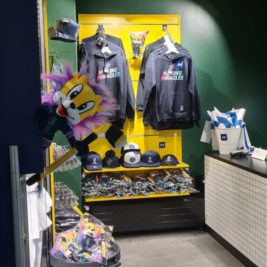 2023iihfwm's tweet photo. Mini-Miracleos have finally arrived also in Tampere!! 🎉 You can find stuffed Miracleo and much more at the official merchandise stores. 🦁
Welcome! 😎
#2022IIHFWorlds #IIHFWorlds #MakingMiracles #Tampere #Miracleo https://t.co/f3M67evnQS