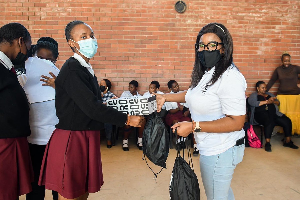 Caring4Girls's tweet photo. We distributed sanitary towels to 250 girls in the eThekwini township of Inanda on Friday with our partners BATA South Africa and its @TomyTakkies brand. #Caring4Girls #KeepingTheGirlChildInSchool #BATASA #TomyTakkies https://t.co/L3BzA1j0nd