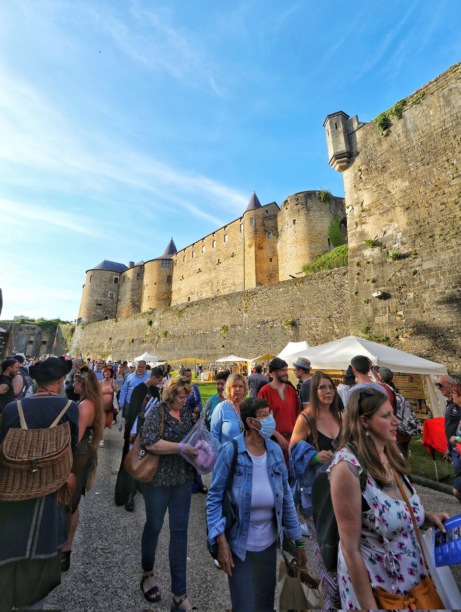 PierreOlley's tweet photo. 🔴 Week-end de tous les records au @Chateau_Sedan avec 17 000 personnes au total pour la 25e édition du #FestivalMedievalSedan ! 👏
✅️ Première édition organisée par #Alfran ! Un grand bravo à Melaine, @audrey_thillois et tous ceux qui ont contribué à cette réussite ! 💪 https://t.co/9s2HsPgKrx