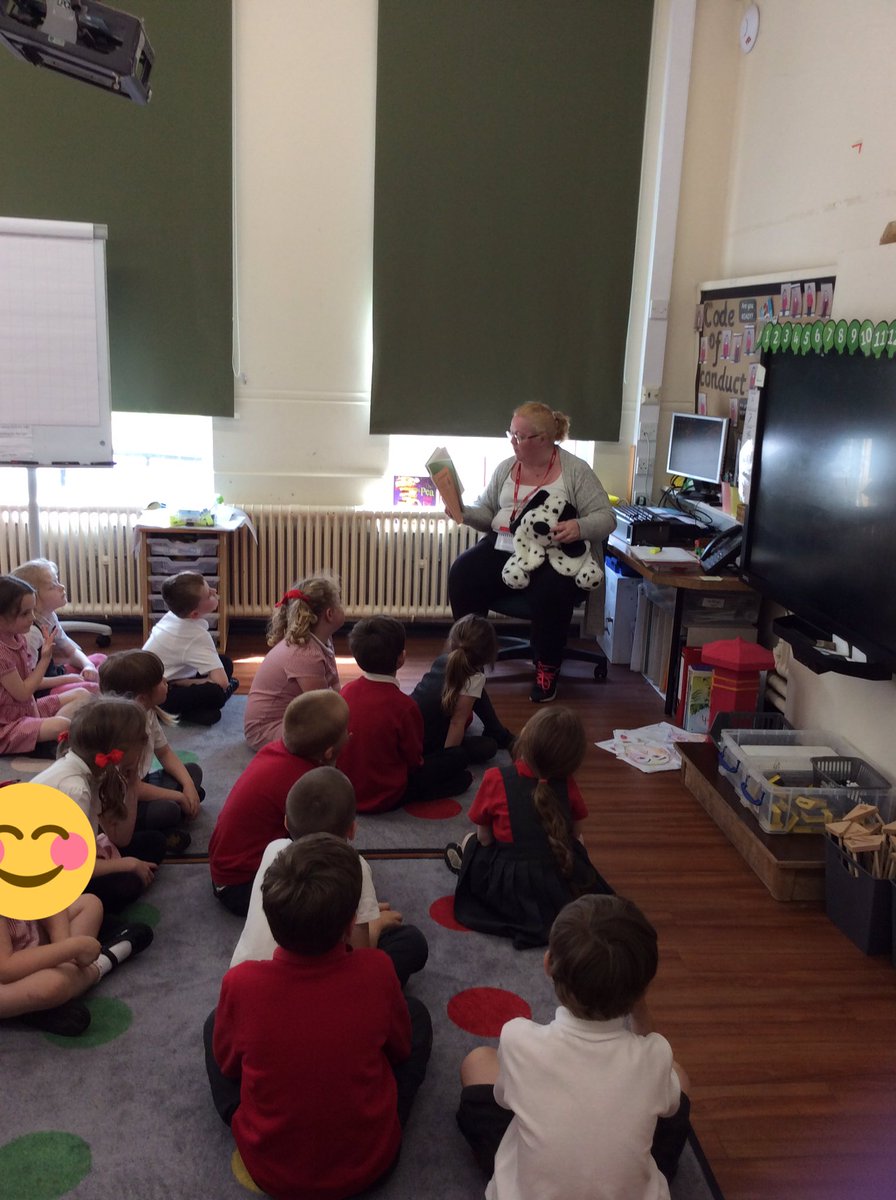 EastwayPrimary's tweet image. Year 1 enjoyed their secret reader visit this afternoon #EastwayY1 #SecretReader #EastwayLovesReading