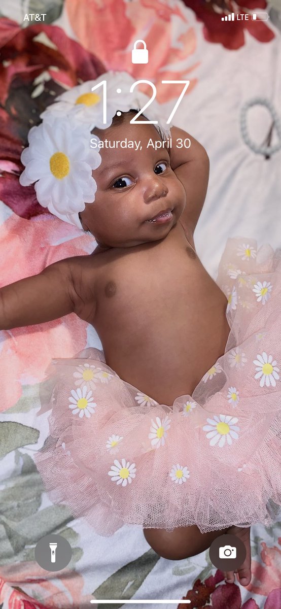 Thegreghays's tweet photo. Haven’t been on the bird in a min but I haven’t showed y’all my precious baby girl Ny’lah 💛 https://t.co/yk0GDJLbzH