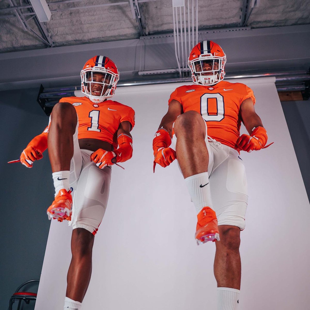lRaulAguirre's tweet photo. Me and lil bro @kell2fye1 @ClemsonFB 🟧 let's win a state championship this year bro🤞🏼@Cats_Recruiting https://t.co/u5pw68BJBZ