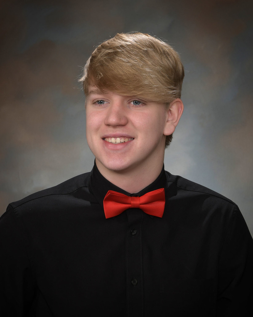 We continue to celebrate the Class of 2022 with Zachariah Bloss, Reese Brown, Abigail Burton, and Spencer Cairns. Congratulations and best wishes! Visit chillicotheschools.org/o/chs/page/sen… to view all of this year's graduates.