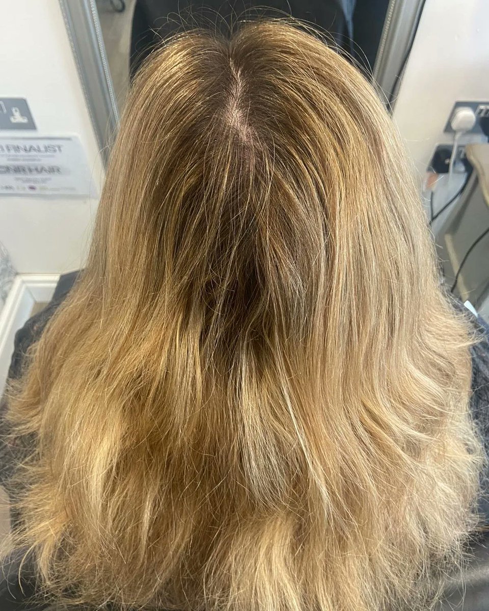 CnR80461120's tweet photo. 💓Pink Waves For Days💓
Lifted those roots and then tonned with this gorgeous pink💓💕💓
#CNRHAIR #halesowenSalon #halesowenhairdresser #westmidlandssalon #halesowenhair #wellaeducation #wellaprofessional #Wella #wellauki #pinkhair #wellalife #wellacompany #wellauk https://t.co/yFO28LWocH