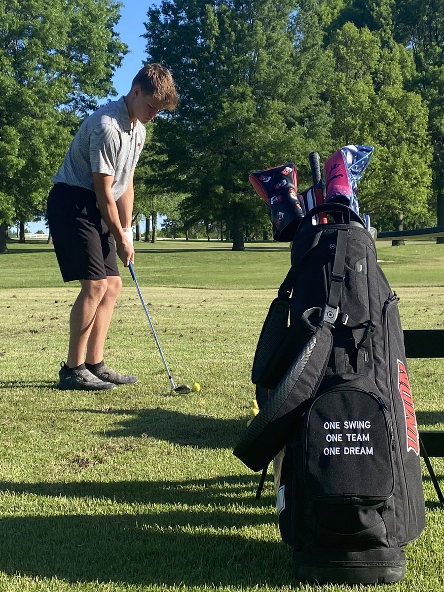 CoachGoddard8's tweet photo. Tee time is 9:21 off hole 10 for day 1. Keep up with live unofficial scoring results on the following link. Time to have some fun with this young man for one last competition. 

https://t.co/hutZ6BUqLm https://t.co/qNqFLBFbJV