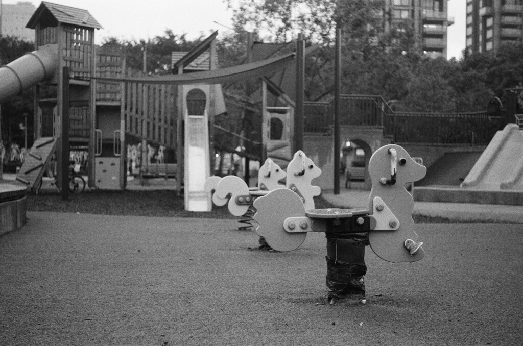 ChapmanChoi's tweet photo. Pandemic Park
Konica Hexar RF
Ilford HP5+

Developer: Ilfotec DD-X
Scan: @lilai.photo https://t.co/XXSQUCovfs https://t.co/Uv0Za2xeKG
