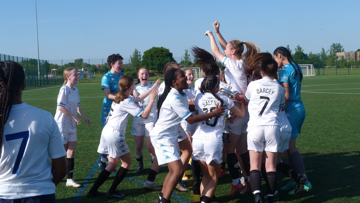 LC_Lionesses's tweet photo. Some more of our favourite snaps from Saturday's U18's League Cup Final! 📷
Congratulations once again everyone! 🏆
#YoungPride 🦁 https://t.co/8R5zdUPiTg