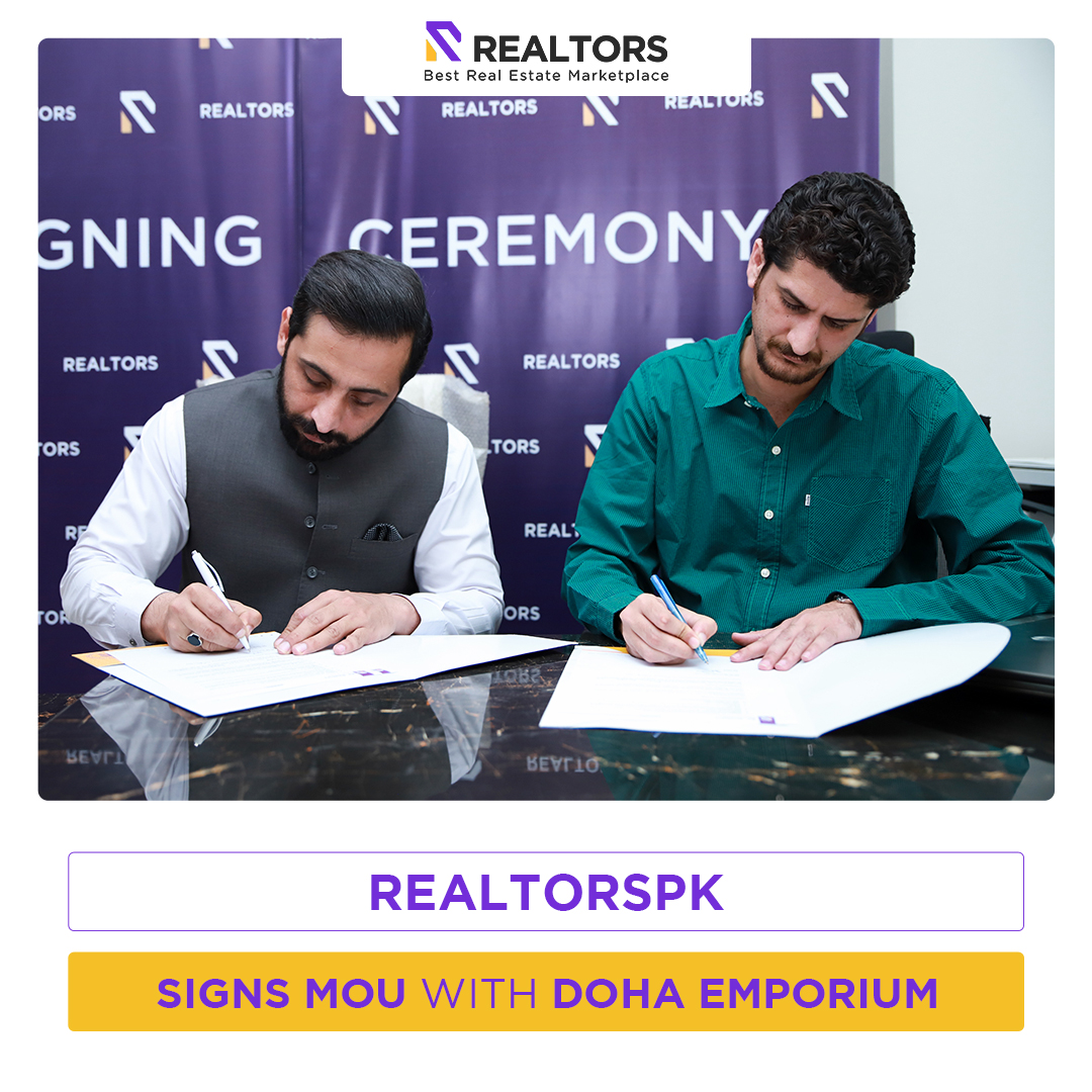 ramzan_mehsud's tweet photo. @TheRealtorsPAK Signs MOU with @abbasiadvisor in which it was mutually decided that Realtorspk will showcase their project 'Doha Emporium' 
on its website 
For more details visit: https://t.co/McQbz1KE6V 
#therealtorspk #wearerealtors #realestate https://t.co/AjkED8ny60