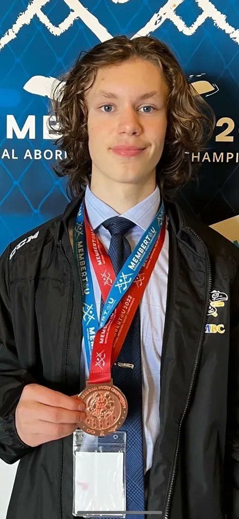 RustlersHockey's tweet photo. Rustler alumni Kieran Lige was part of the U18 Team BC that recently participated in the National Aboriginal Hockey Championship in Nova Scotia. The team proudly represented their province and returned home with a bronze medal. Congratulations Kieran! #rustleralumni https://t.co/GxkoeQtG0F