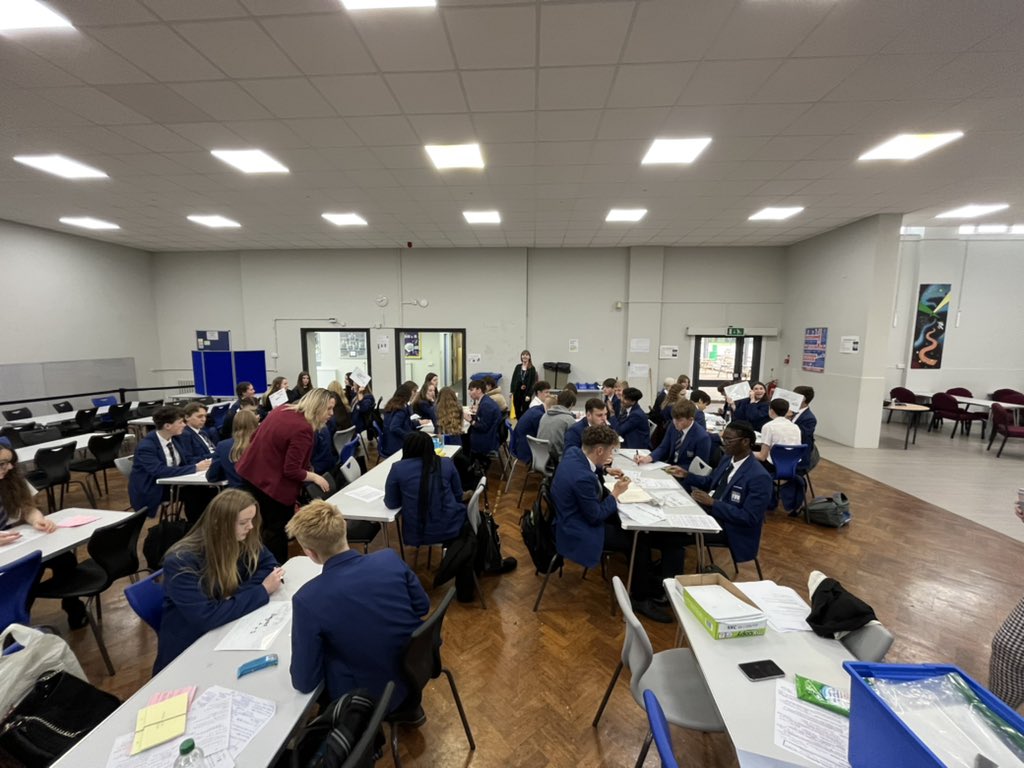 We were delighted to welcome so many Year 11 pupils for a breakfast masterclass this morning ahead of their first RS GCSE paper. They were amazing and showed off brilliant subject knowledge 👏🏼👊🏼🙌🏼 #CamsandProud