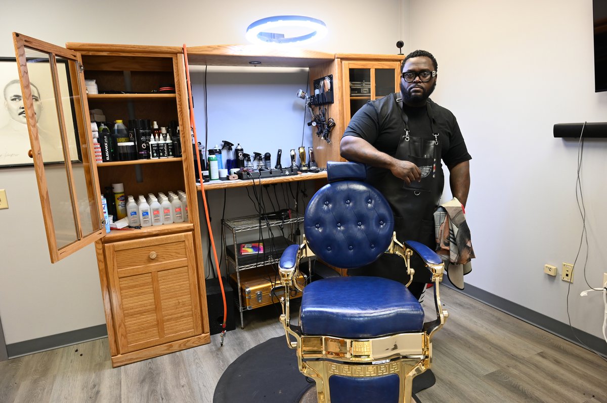 MySouthSide's tweet photo. Larry "Lduz" Moore perfects his client’s haircut at his #Syracuse #barbershop in the Mary Nelson Youth Center.

Moore is the son of Nelson. The center, along with his shop, recently received a renovation from HGTV, as part of the Lowe’s 100 Hometowns initiative.

📸 Tanner Hogan https://t.co/xDbBz47T08