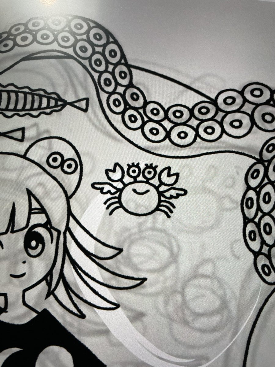 絵は自由なのでカニにキュートなまつ毛と自由への羽を与えることができる 