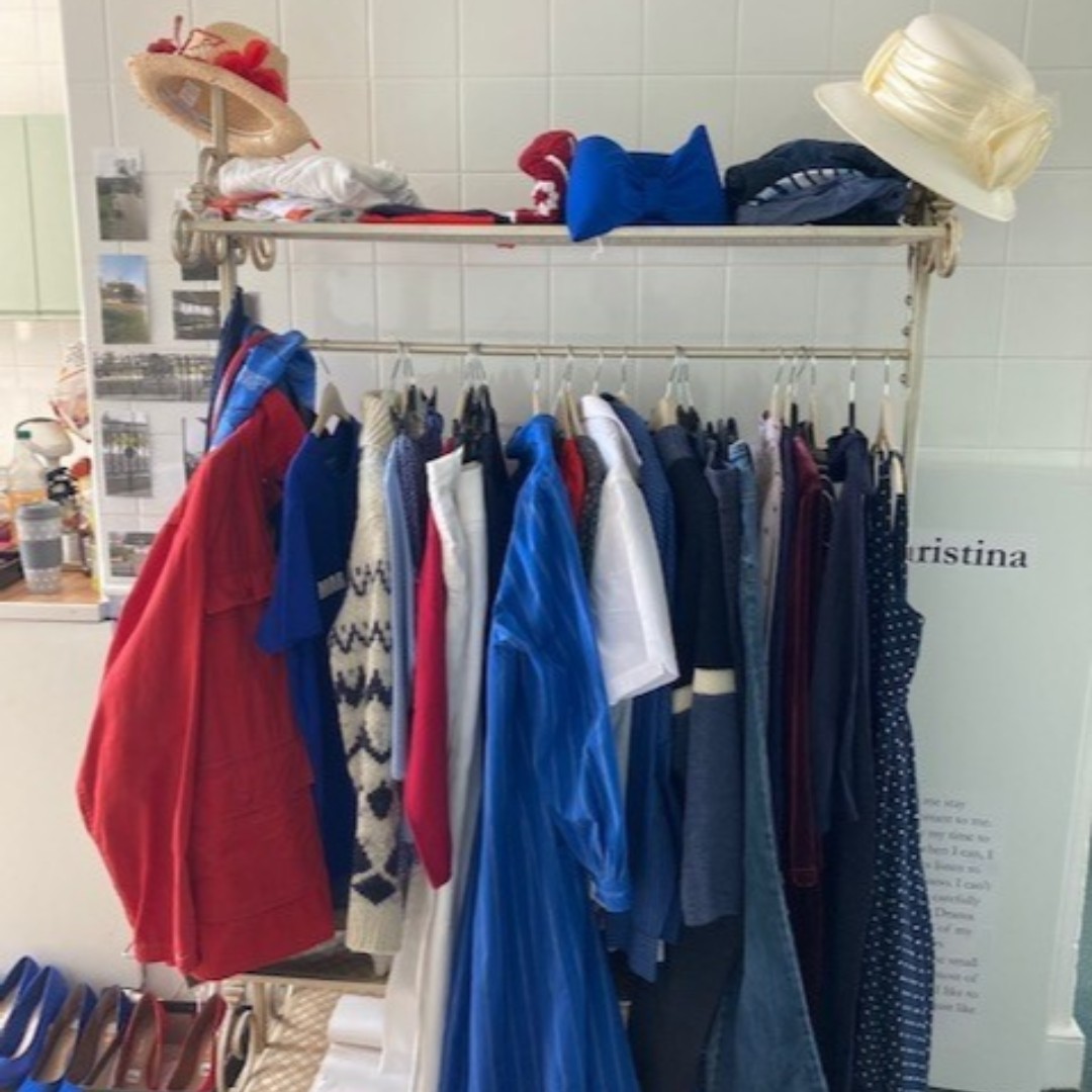EastKentMencap's tweet photo. Thank you to @OasisDAService charity shop who very generously loaned clothes for GOLD's photo shoot to commemorate the Queen's Platinum Jubilee.
#LetsCreate #PlatinumJubilee #artscouncilengland #kentcommunityfoundation #eastkentmencap #oasisdomesticabuseservice https://t.co/LO64KpET4q