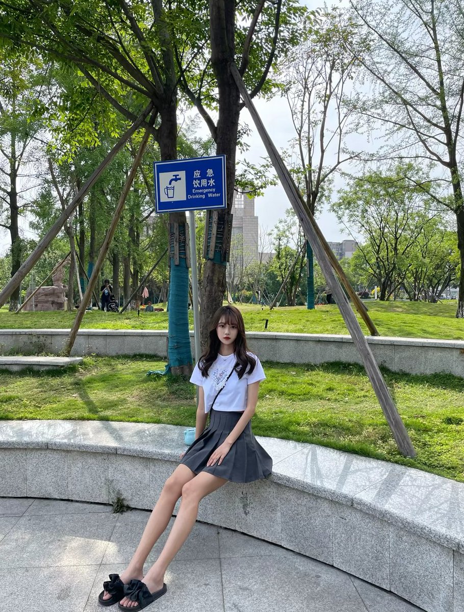 xiaoxionweiniyo's tweet photo. 姐妹约线下  有想法的哥哥们快来哟 https://t.co/hsdwttuyUz