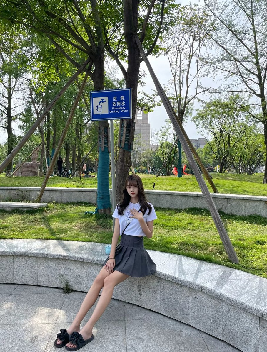xiaoxionweiniyo's tweet photo. 姐妹约线下  有想法的哥哥们快来哟 https://t.co/hsdwttuyUz