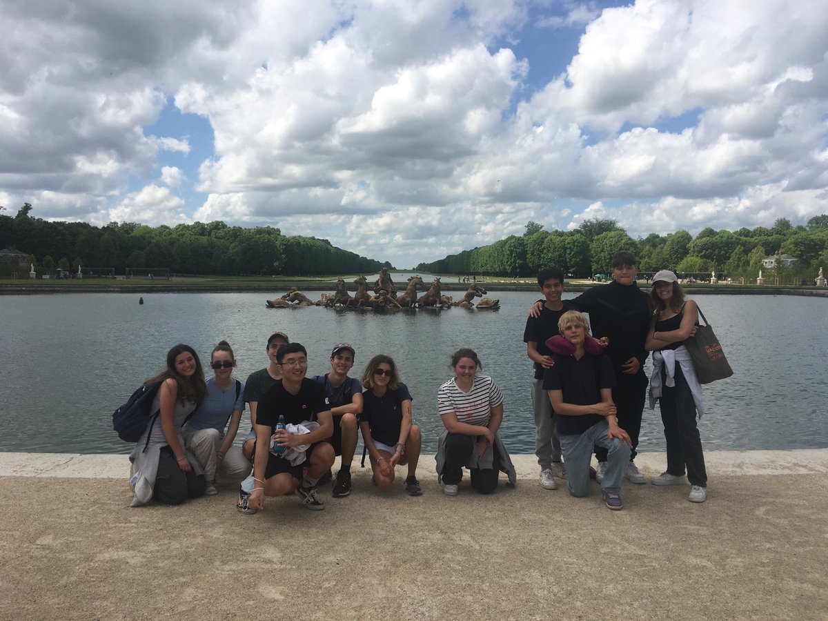 craigs_simon's tweet photo. In the sun with the Sun King 🌞, Versailles  #MSlearns #Loire2022 #MS_ISB https://t.co/7bbYQlmffr