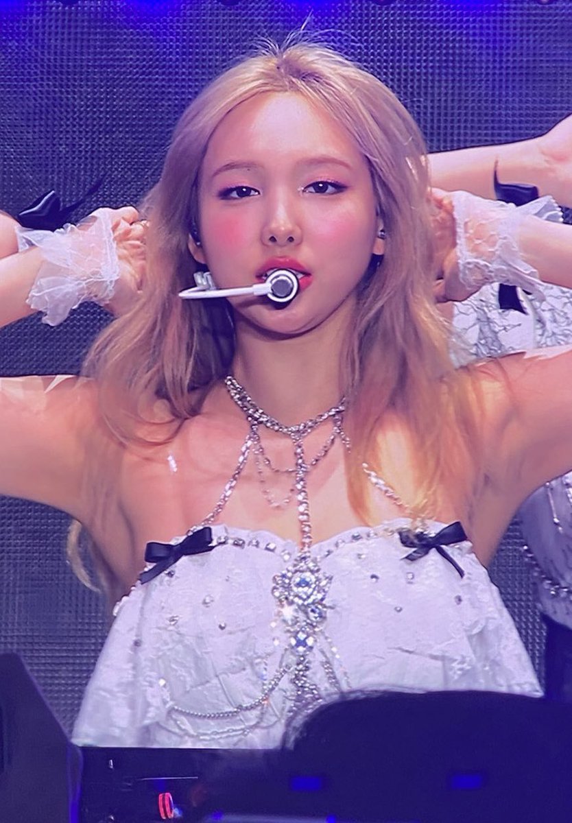 nayeon archive tweet media