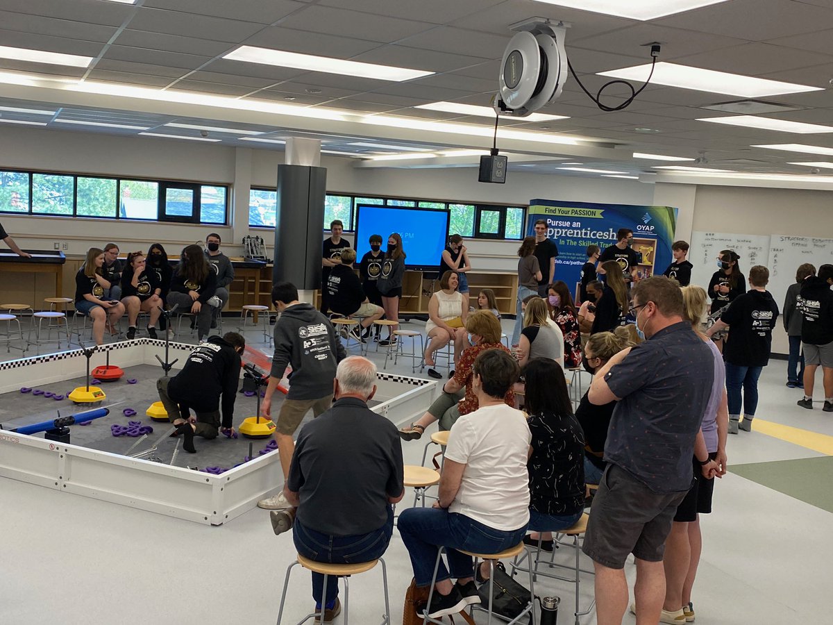 AMDSBPathways's tweet photo. If you missed the Robotics Competition with students from @Stratford_DSS last week, check out some of these photos! A great example of some of the events that the Specialist High Skills Major students will be participating in at the Pathways Innovation Centre! #SHSM #AMDSBshsm https://t.co/aNTJz1BN8u