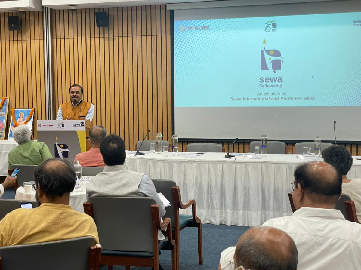 Sewa_Intl's tweet photo. Venkatesh Murthy, Founder and Chief Mentor @yfs_official say that today's generation is eager to serve the nation. He adds that once your basic needs have been taken care of, you need to give back to society.

#25yearsofSewa #disastermanagement  #SewaFellowship #Fellow https://t.co/OTNjcjE9pv