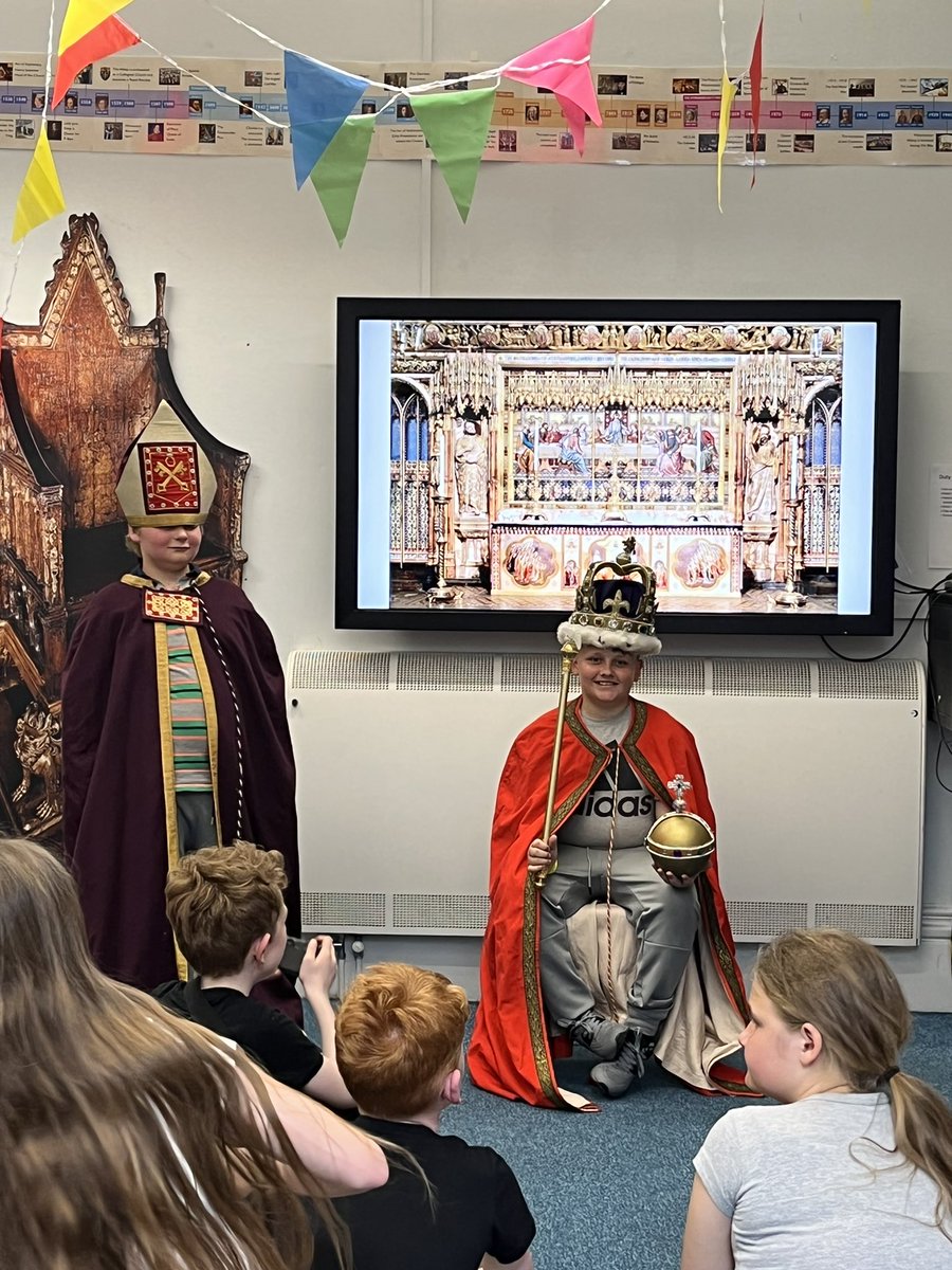 MrsGrovesCPS's tweet photo. Fabulous Queen and Kings Coronation Tour at Westminster Abbey for 6RG this afternoon ✝️ 🇬🇧 @CambridgeSch https://t.co/B1yocWrXxy