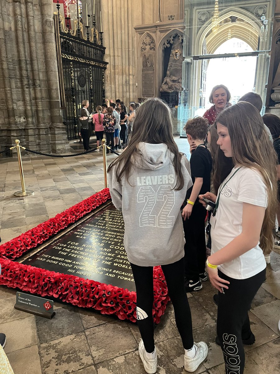 MrsGrovesCPS's tweet photo. Fabulous Queen and Kings Coronation Tour at Westminster Abbey for 6RG this afternoon ✝️ 🇬🇧 @CambridgeSch https://t.co/B1yocWrXxy