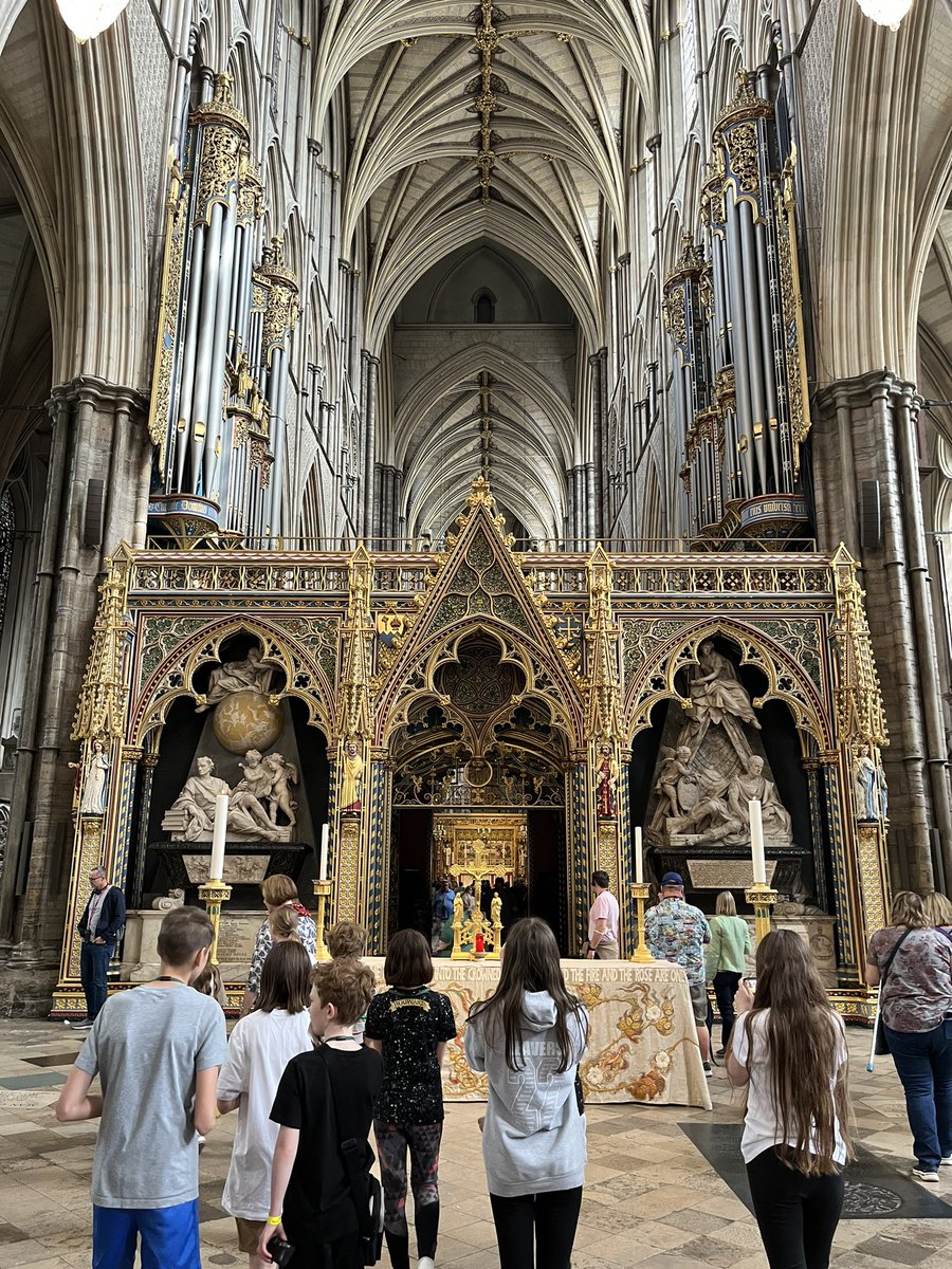 MrsGrovesCPS's tweet photo. Fabulous Queen and Kings Coronation Tour at Westminster Abbey for 6RG this afternoon ✝️ 🇬🇧 @CambridgeSch https://t.co/B1yocWrXxy