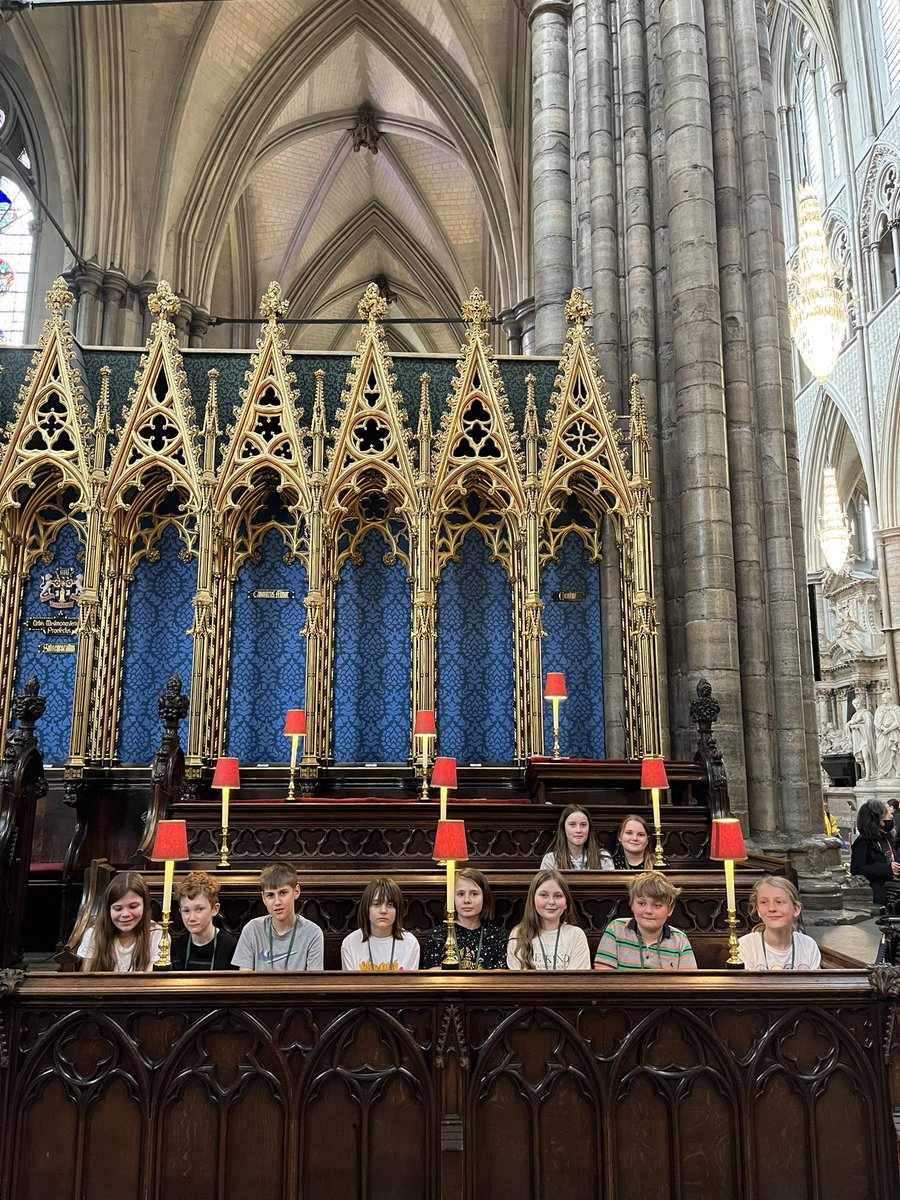 MrsGrovesCPS's tweet photo. Fabulous Queen and Kings Coronation Tour at Westminster Abbey for 6RG this afternoon ✝️ 🇬🇧 @CambridgeSch https://t.co/B1yocWrXxy