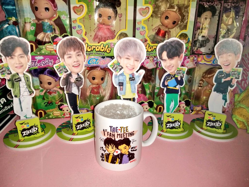 SaSongsang's tweet photo. จากวันแรกจนวันนี้ 5 ปีแล้ว พวกเธอเป็นหลายๆอย่างให้เราเลยนะ #เต้ตี๋ เป็นกำลังใจ เป็นสื่อกลางให้เราเจอเพื่อนที่ส่งเสริมกัน ไม่สัญญาว่าเราจะอยู่ด้วยกันไปตลอด แต่���ราจะคอยซัพพอตและเป็นกำลังใจให้กันแบบนี้เสมอนะ 💕ขอบคุณที่ทำให้เราได้เจอกัน
#TaeDarvid #TEethanapon 
#เต้ตี๋ชู้รักเรือล่ม https://t.co/WvtzrmiUkn