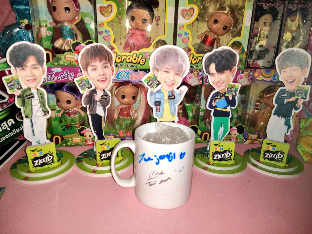 SaSongsang's tweet photo. จากวันแรกจนวันนี้ 5 ปีแล้ว พวกเธอเป็นหลายๆอย่างให้เราเลยนะ #เต้ตี๋ เป็นกำลังใจ เป็นสื่อกลางให้เราเจอเพื่อนที่ส่งเสริมกัน ไม่สัญญาว่าเราจะอยู่ด้วยกันไปตลอด แต่���ราจะคอยซัพพอตและเป็นกำลังใจให้กันแบบนี้เสมอนะ 💕ขอบคุณที่ทำให้เราได้เจอกัน
#TaeDarvid #TEethanapon 
#เต้ตี๋ชู้รักเรือล่ม https://t.co/WvtzrmiUkn