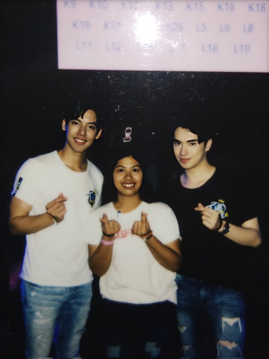 SaSongsang's tweet photo. จากวันแรกจนวันนี้ 5 ปีแล้ว พวกเธอเป็นหลายๆอย่างให้เราเลยนะ #เต้ตี๋ เป็นกำลังใจ เป็นสื่อกลางให้เราเจอเพื่อนที่ส่งเสริมกัน ไม่สัญญาว่าเราจะอยู่ด้วยกันไปตลอด แต่���ราจะคอยซัพพอตและเป็นกำลังใจให้กันแบบนี้เสมอนะ 💕ขอบคุณที่ทำให้เราได้เจอกัน
#TaeDarvid #TEethanapon 
#เต้ตี๋ชู้รักเรือล่ม https://t.co/WvtzrmiUkn