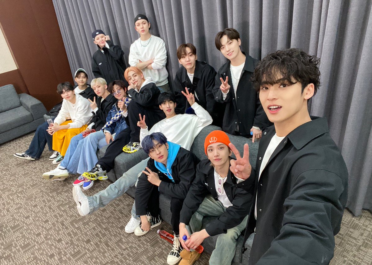 fgdiaries02's tweet photo. thank you for being my safest place!💜💎✨ https://t.co/plPb7QLifM
