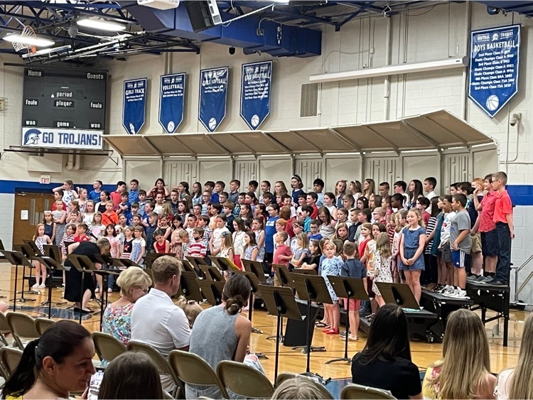 central51's tweet photo. Our second and third grade music and art program was a huge success. Thank you to our amazing students and families, as well as Mrs. Cunningham and Ms. Gleason. What a wonderful evening. 🎶🖼 https://t.co/bo9brWwuBD
