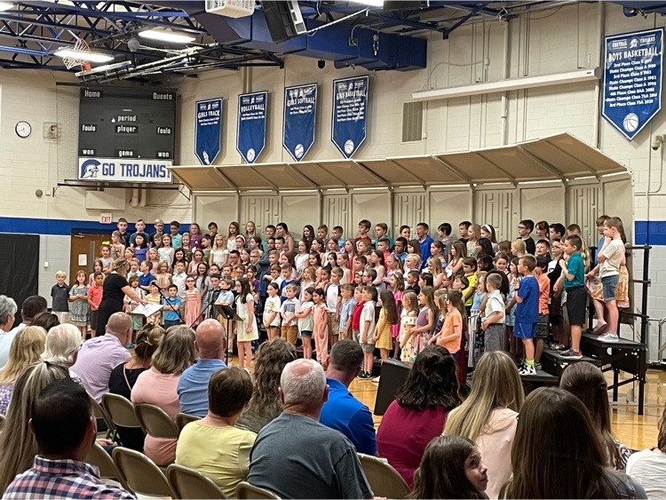 central51's tweet photo. Our second and third grade music and art program was a huge success. Thank you to our amazing students and families, as well as Mrs. Cunningham and Ms. Gleason. What a wonderful evening. 🎶🖼 https://t.co/bo9brWwuBD