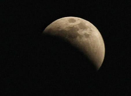 FredyMValor's tweet photo. Eclipse total... https://t.co/Drx7vVLp16