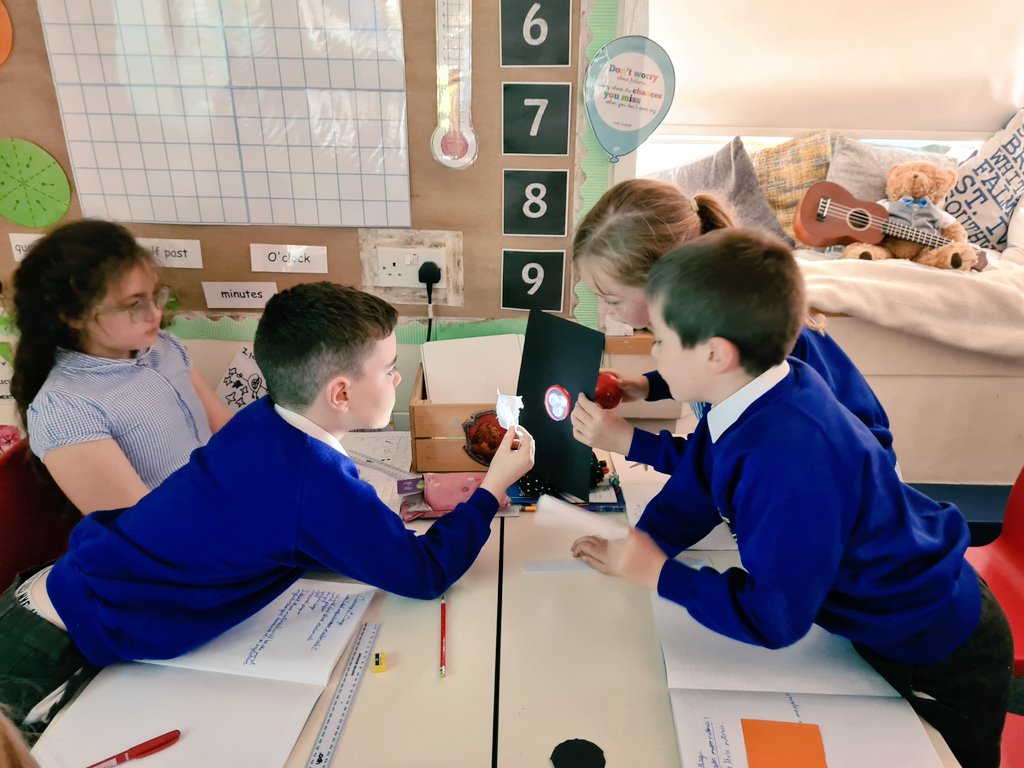 🔦 I N V E S T I G A T I N G • R E F L E C T I V E • M A T E R I A L S 🔦 

Our current science topic is 'Light'. We have tested five materials to see which would be best for the reflective strip on a book bag  🛄 Ask us about our conclusions. <a href="/MrsRisleyStMary/">Y3R Mrs Risley</a> @MrsWilliamsSM