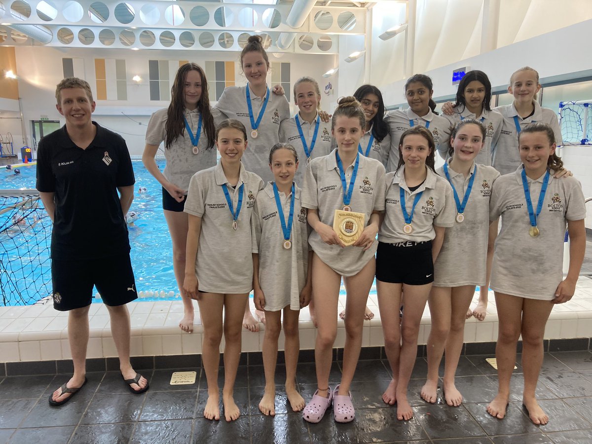 BSGDSport's tweet photo. WATER POLO 🤽‍♀️ 
An awesome team performance in the 3rd place playoff v Notting Hill &amp; Ealing ends with a superb 9-2 win 🥉 and secures a 3rd place medal for the squad. Special thanks to Mr Teasdale for all his hard work with the team.
@BSBDWaterpolo 
@BSGDMidSchl 
@bsgdy7 https://t.co/M5FhiRw3ig