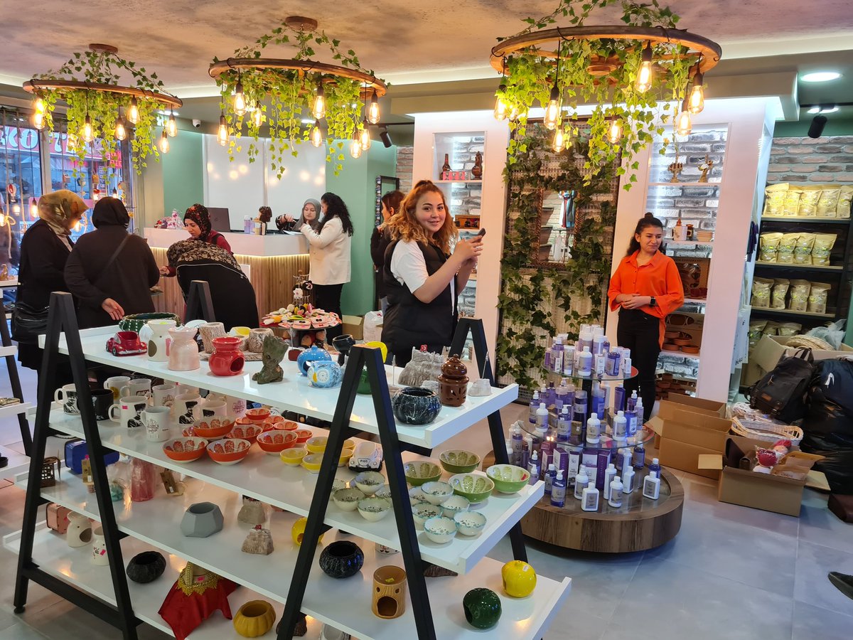 Kadın Kültür Evleri Koordinasyon Merkezine destek olan tüm Afyonkarahisarlılara, üreten kadınlar olarak teşekkür ederiz.
Burada keyifli vakit gecirebilir, el emegi ürünlerimizi inceleyebilirsiniz. Bekliyoruz..
<a href="/gokmen_cicek_/">Gökmen Çiçek</a> 
@sumeyra_cicek_ 
<a href="/AfyonValiligi/">T.C. Afyonkarahisar Valiliği</a> 
<a href="/mehmetkeklik94/">Mehmet Keklik</a>