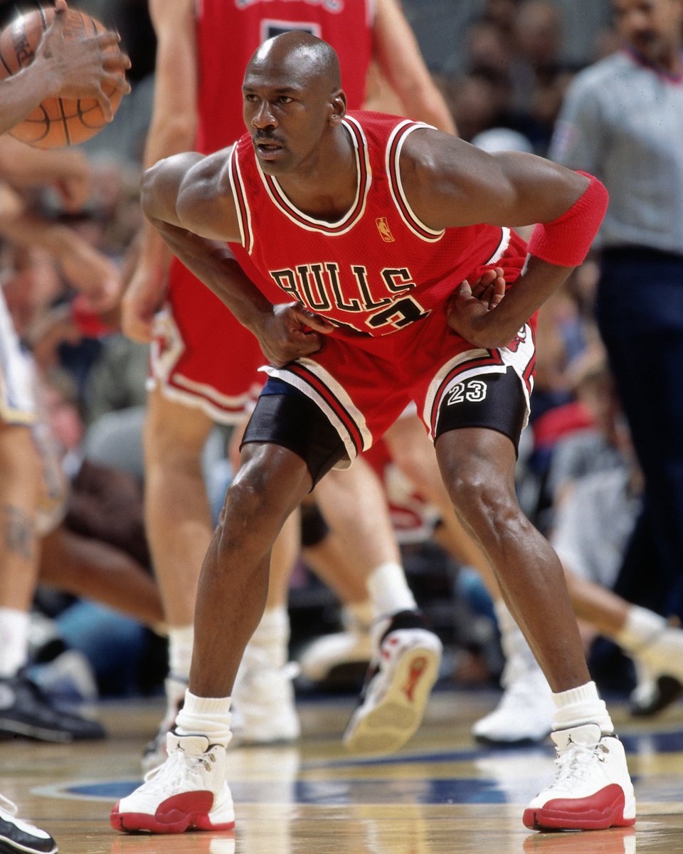 SLAMonline's tweet photo. Tag the person that can’t score on you. #MJMondays https://t.co/Sic1pLwPWi