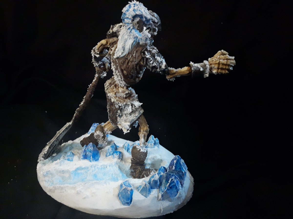 LoachDavid's tweet photo. Frost giant skeleton 💀❄️ #dnd #miniaturemonday https://t.co/JtfIRcHPjN