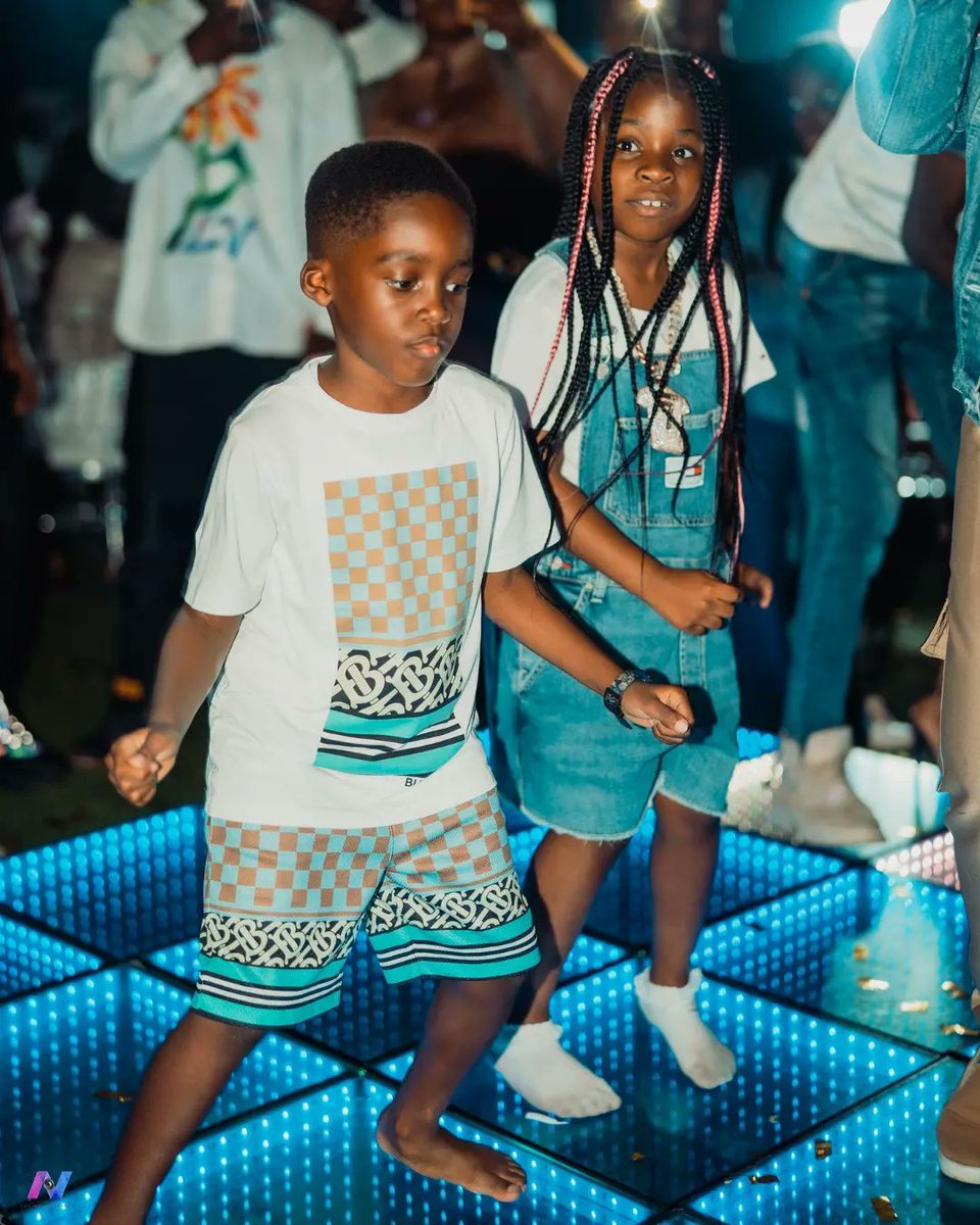 legitngnews's tweet photo. Davido is not just a superstar, but also a superdad.
The singer threw a Hiphop themed party to celebrate his first fruit, Imade as she turned 7.
These are beautiful photos from how it went down🥰
📸: thelagospaparazzi @novographer
#legitpost #legitng #Davido𓃵 #imadeadeleke https://t.co/OJQc7tBw6q