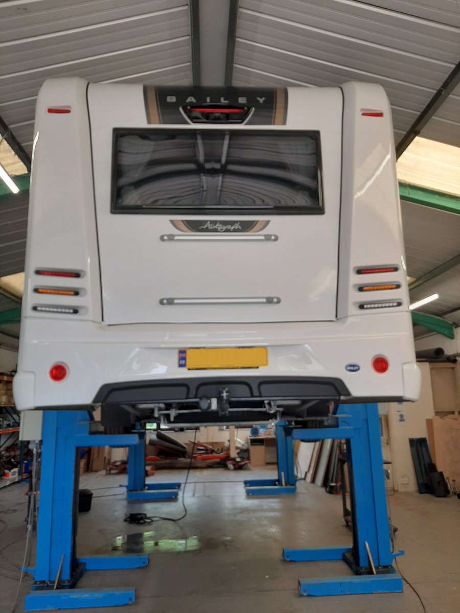 RosmiaUK's tweet photo. Our Monday starts with a bang! This AL-KO chassis motorhome gets both a new @EPHydraulics UK Level M as well as @VBAirUK's VB-SemiAir system.
Get in touch to see how we can improve Your motorhome or caravan:
☎: 01444 880022
📨: info@rosmia.co.uk
💻: https://t.co/fbyz977nWR https://t.co/O7kx4M7nN3