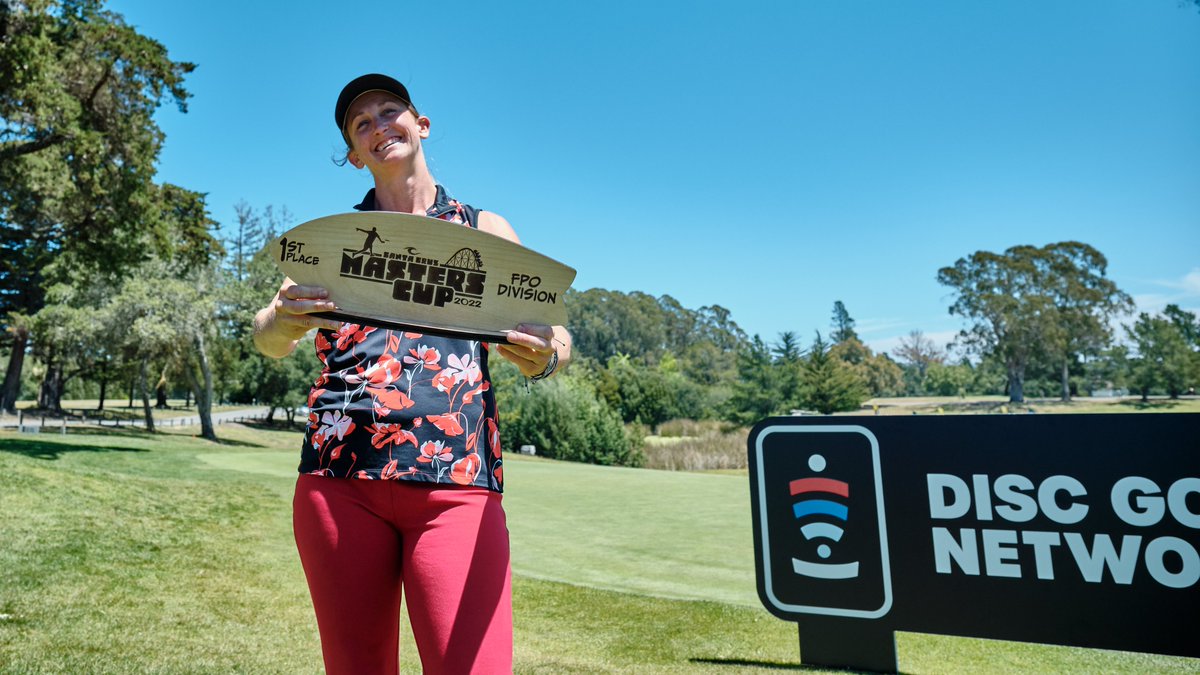 DiscGolfProTour's tweet photo. Chase card victory for the veteran, @SarahHokom is on the board in 2022. #SCMastersCup https://t.co/lhF87GOHnN