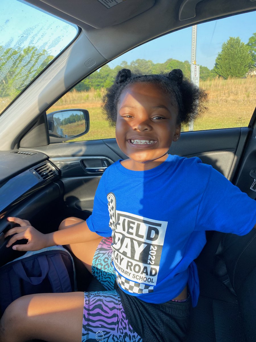 NbWill40's tweet photo. Baby girl field day ready 😘💙 https://t.co/Ht2UXAWbJJ