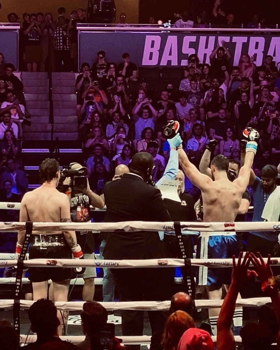 RealDoctorMike's tweet photo. Unforgettable.
1-0, who’s next? 🥊 https://t.co/khHA2yN7jK
