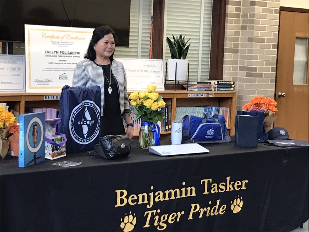 pgcps's tweet photo. TEACHER OF THE YEAR | What better way to start the week than by announcing the 2022 Prince George’s County Teacher of the Year — Evelyn Policarpio, Benjamin Tasker Middle School! @BTMSTigers ⭐️🍎📚#PGCPSProud https://t.co/Q9c5PwgSqE