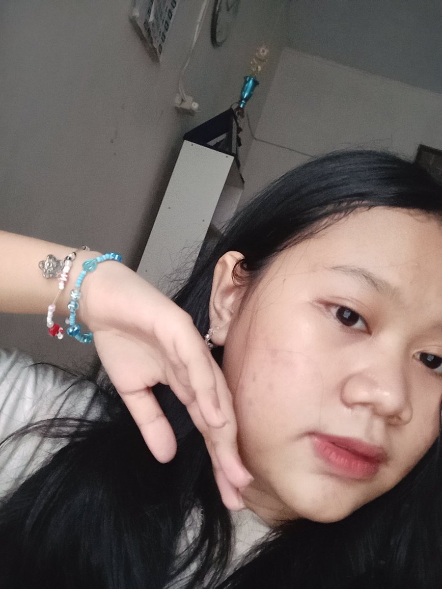 sanguuon's tweet photo. jangan lupa beli kalung, gelang, dan cincin ditoko aku sama jj ya💗@/jjvickycollection

#AESD #aeonselcaday #one_year_of_aesd #TraineeA_SANGWON @trainee_a https://t.co/OGGw6QKuSc